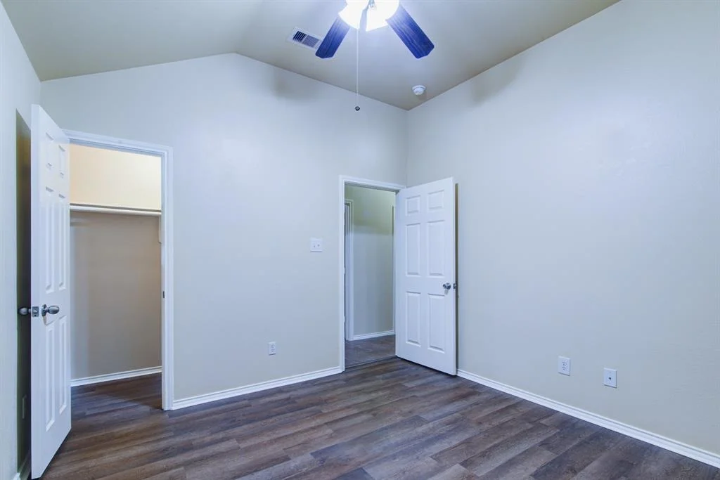 Photo of 421 Laddingford Lane