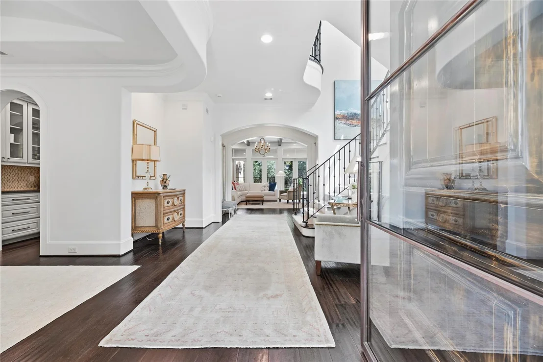 Photo of 6010 Floyd Street