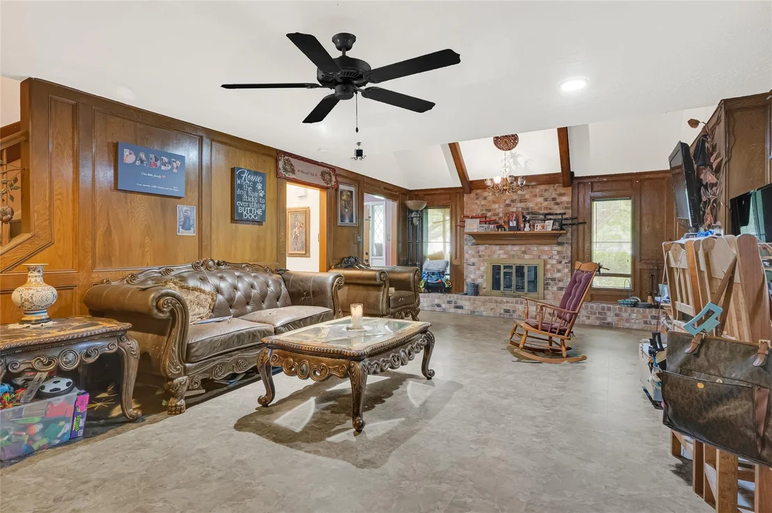 Photo of 505 Oak Drive