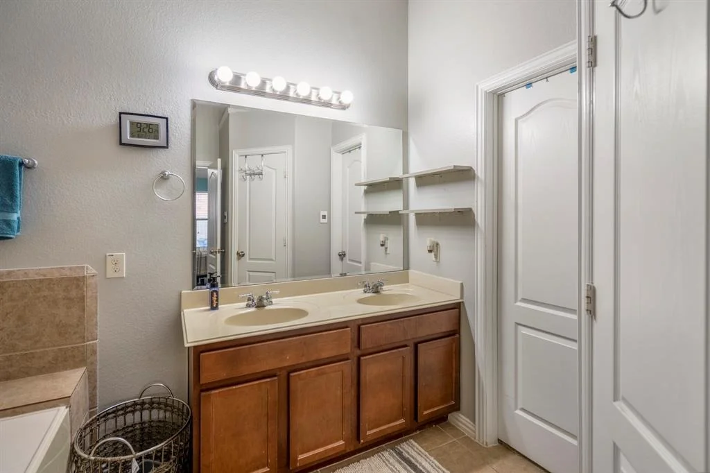 Photo of 5710 Brookway Willow Drive