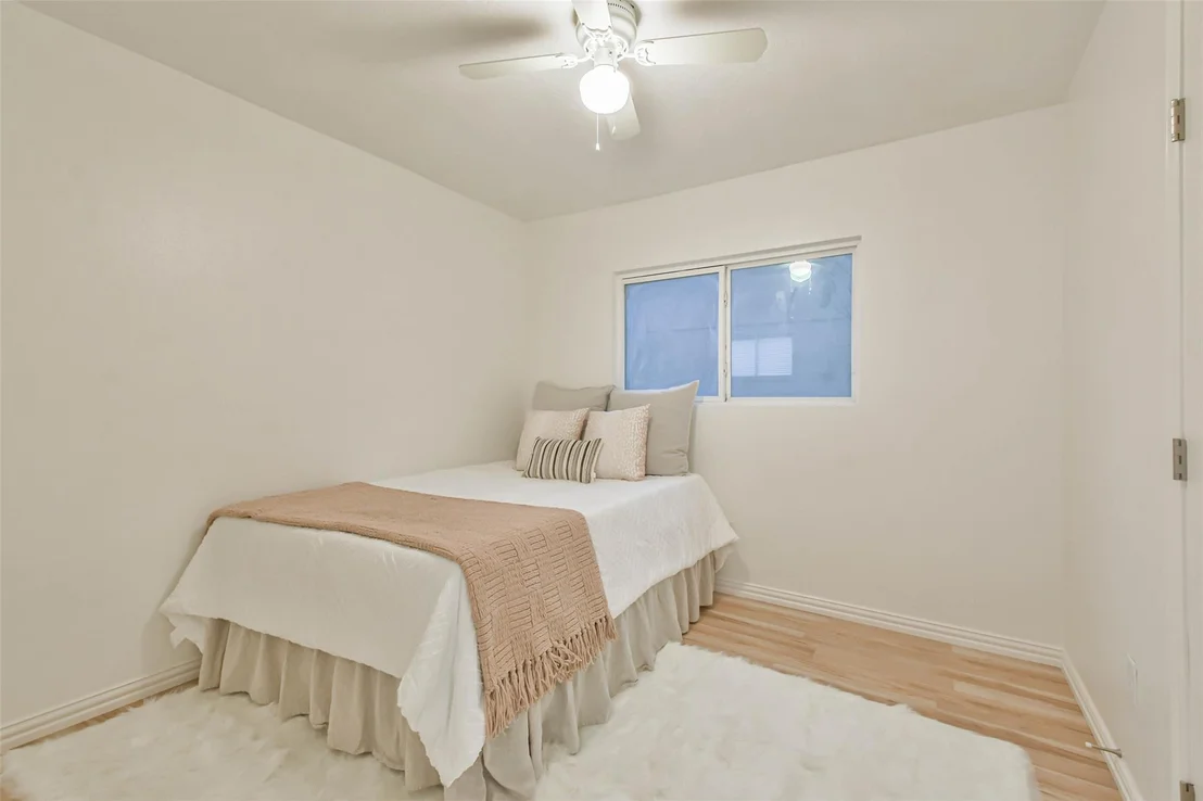 Photo of 105 E Wavy Oak Circle