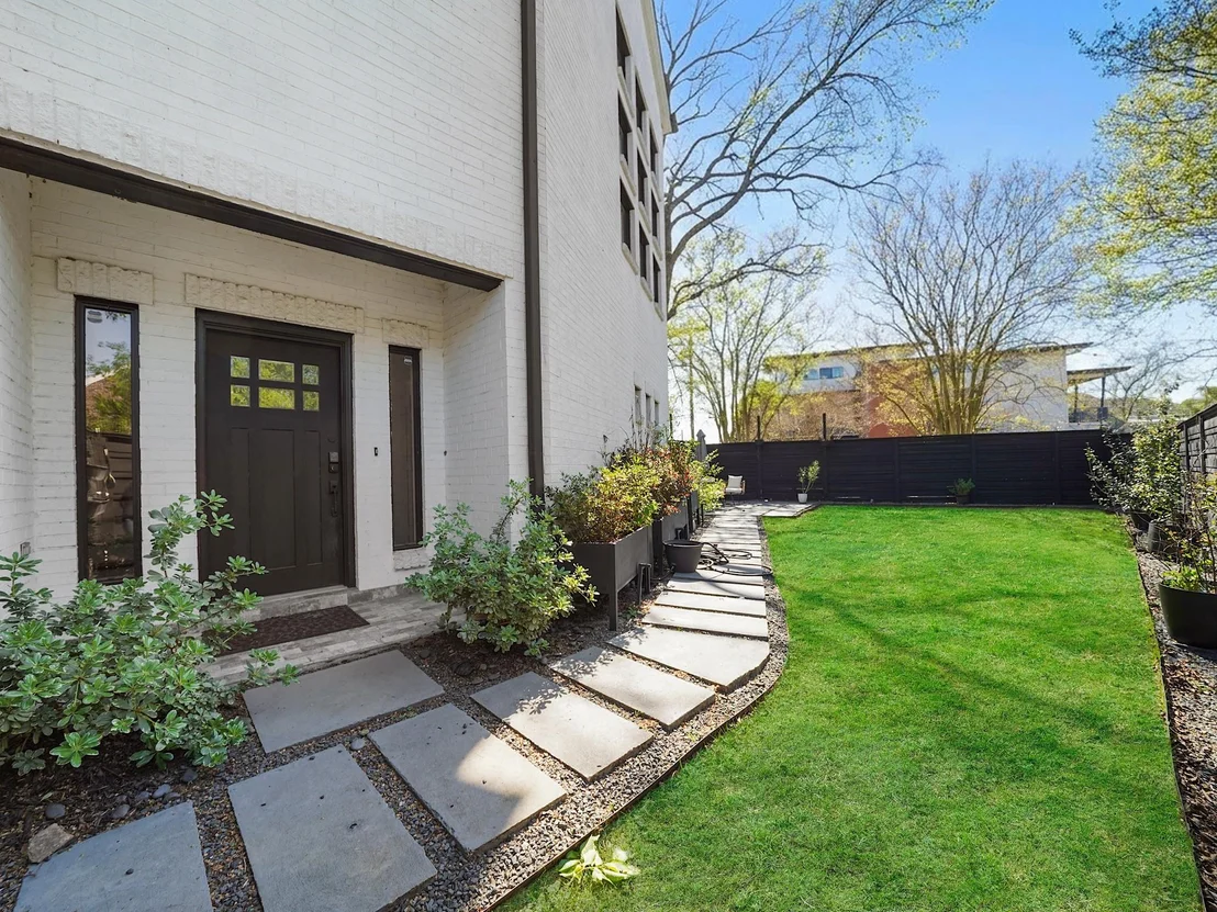 Photo of 1231 Jackson Boulevard