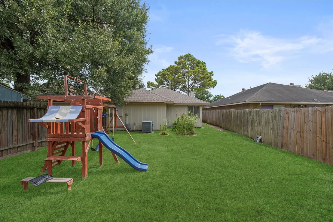 Photo of 8622 Ashlawn Drive