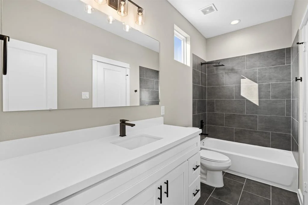 Photo of 414 Stonework Landing Lane