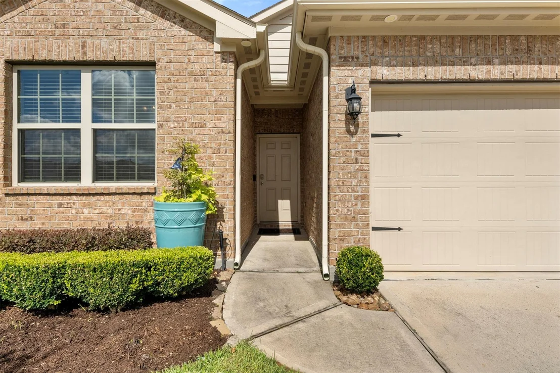Photo of 6031 Purple Iris Street