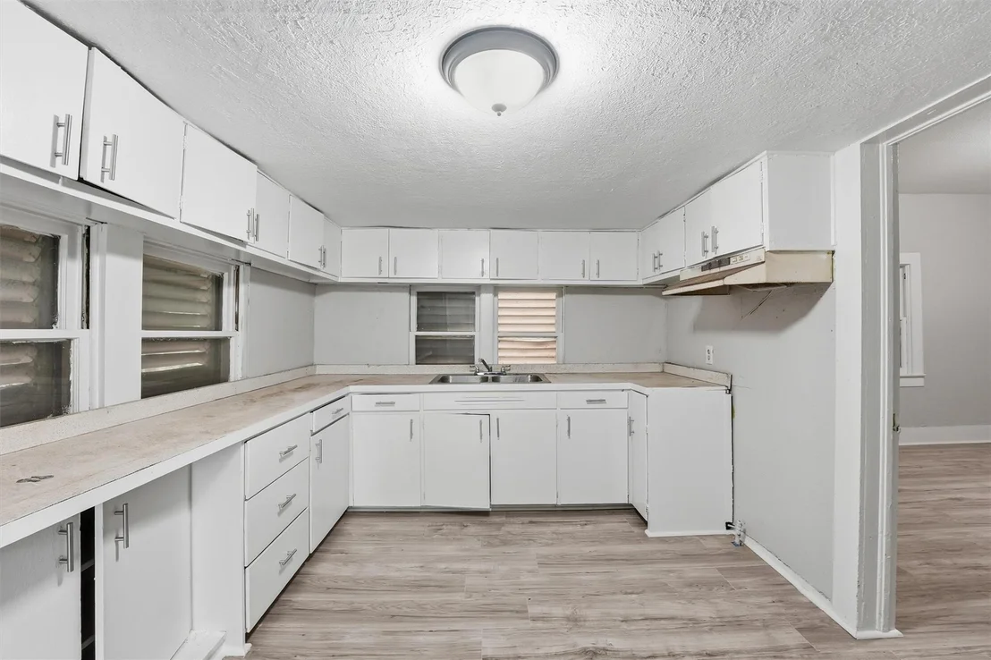 Photo of 811 W Broad Street