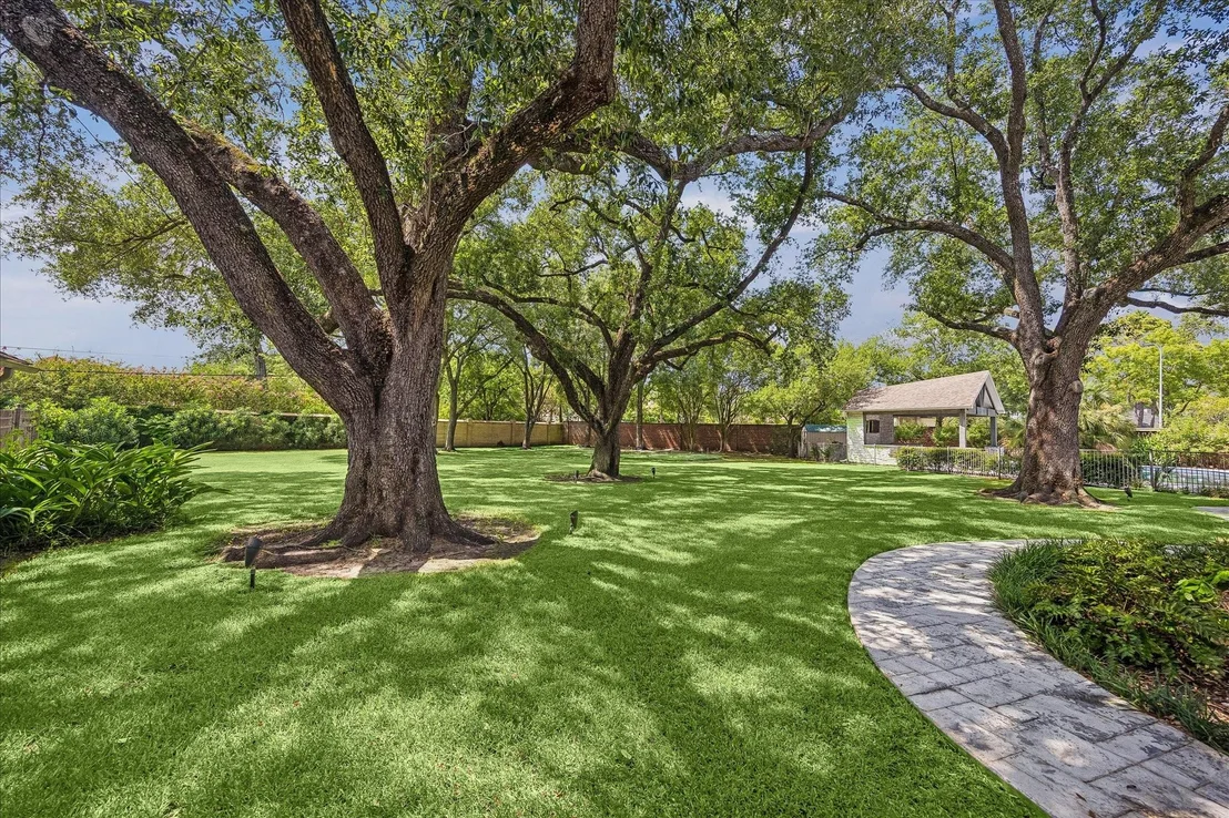 Photo of 5524 Sturbridge Drive