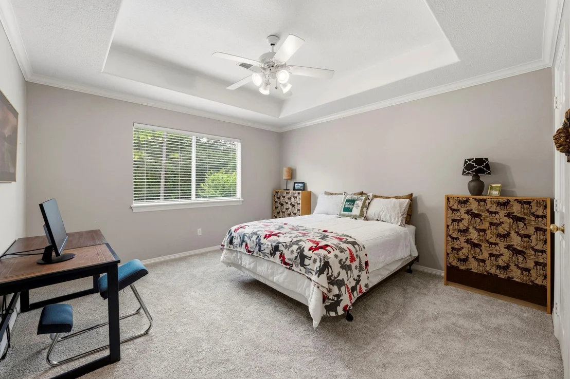 Photo of 54 N Wooded Brook Circle