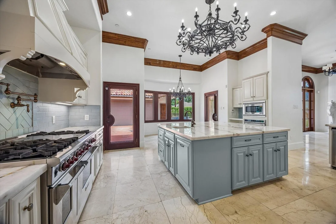 Photo of 8448 Westview Drive