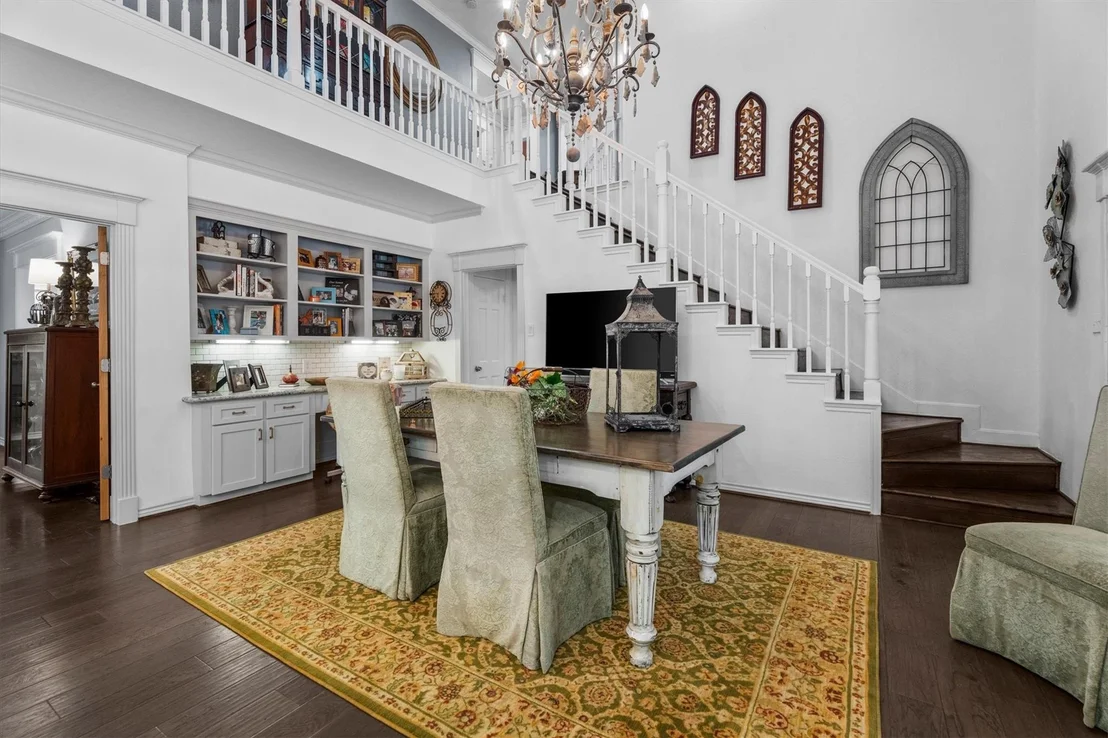 Photo of 15902 Guinstead Drive