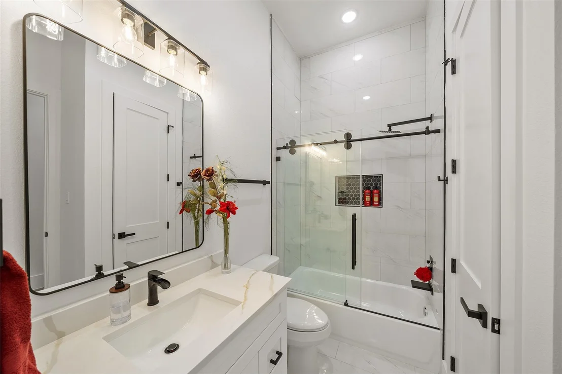 Photo of 258 Pinerock Lane