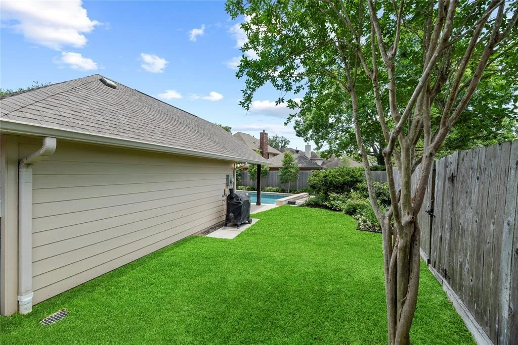 Photo of 1310 Blackthorne Drive