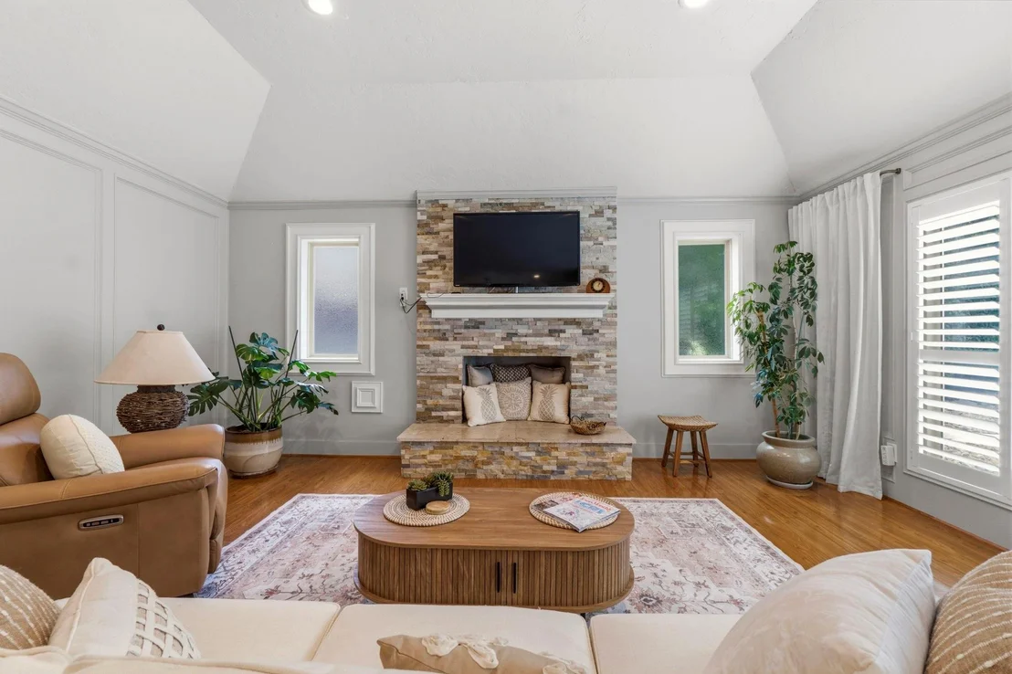 Photo of 222 Laura Lane