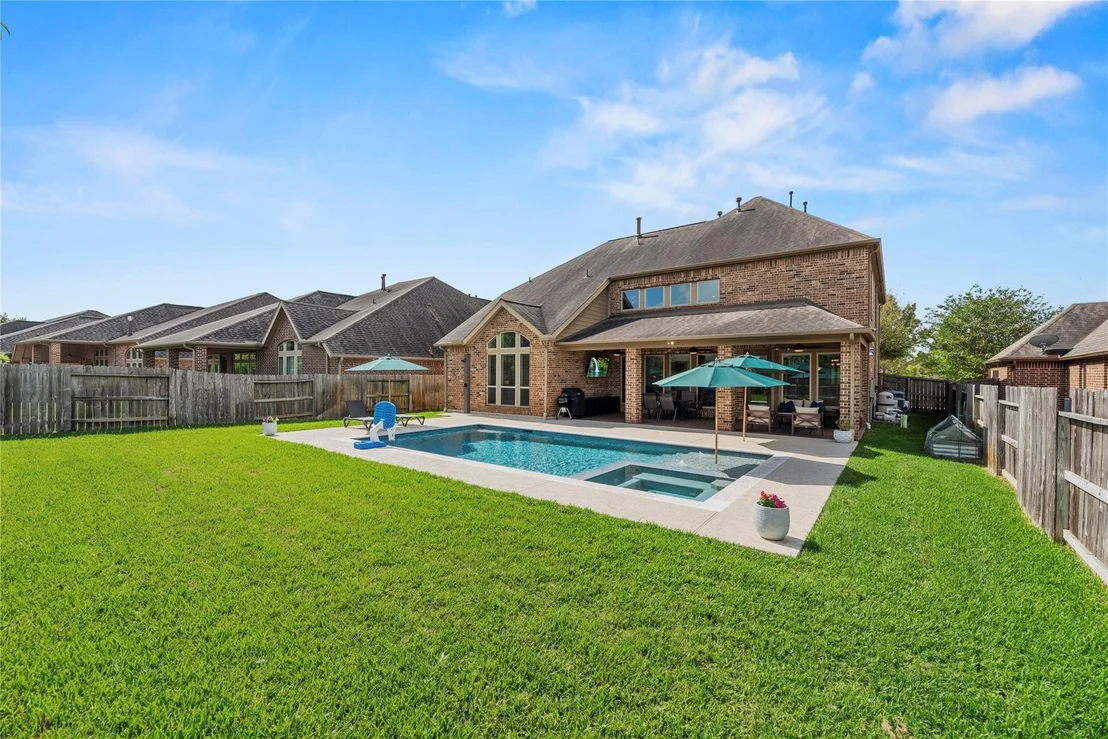Photo of 18702 Town Bluff Drive
