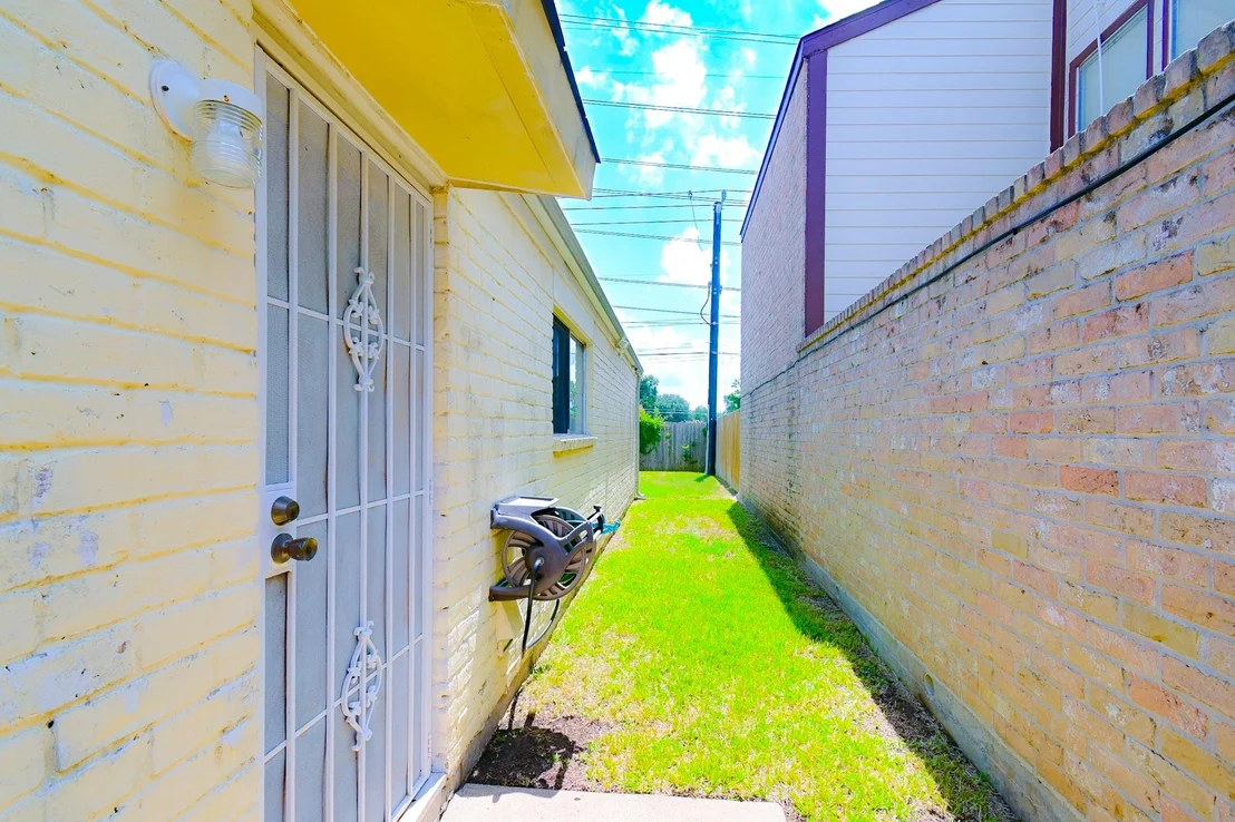 Photo of 8615 Belle Park Drive