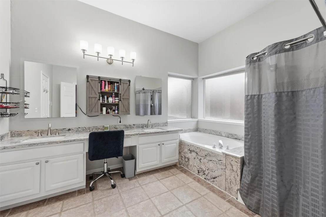Photo of 20007 Powerscourt Drive