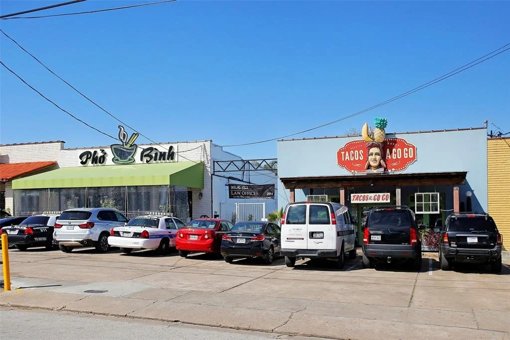 Photo of 2432 & 2434 White Oak Drive
