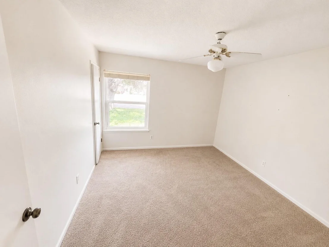 Photo of 802 Seafoam Road