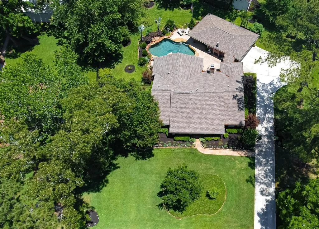 Photo of 12806 Lakecrest Drive