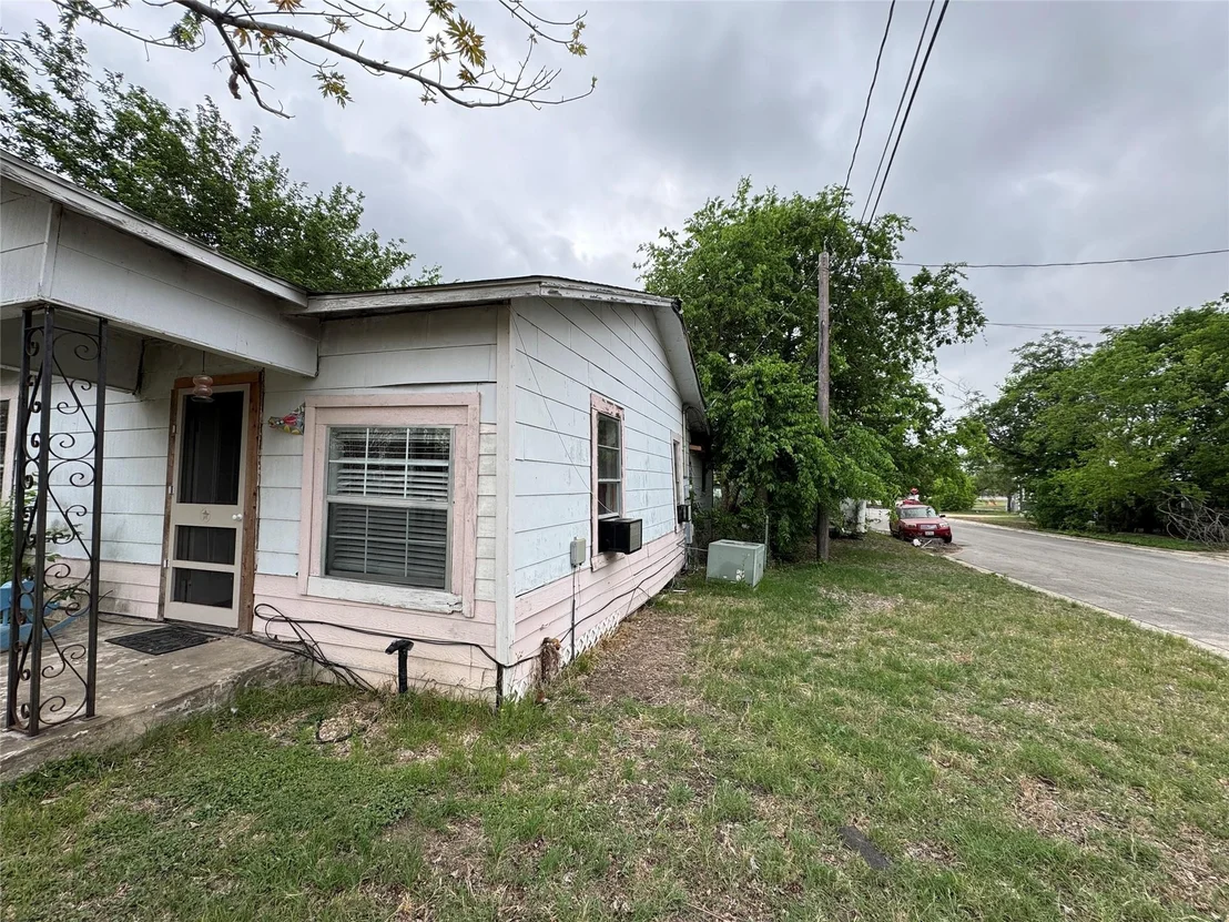 Photo of 402 Laredo Street