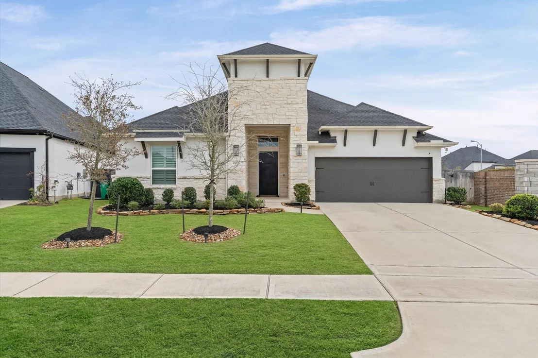 Photo of 9502 Lakeside Arbor