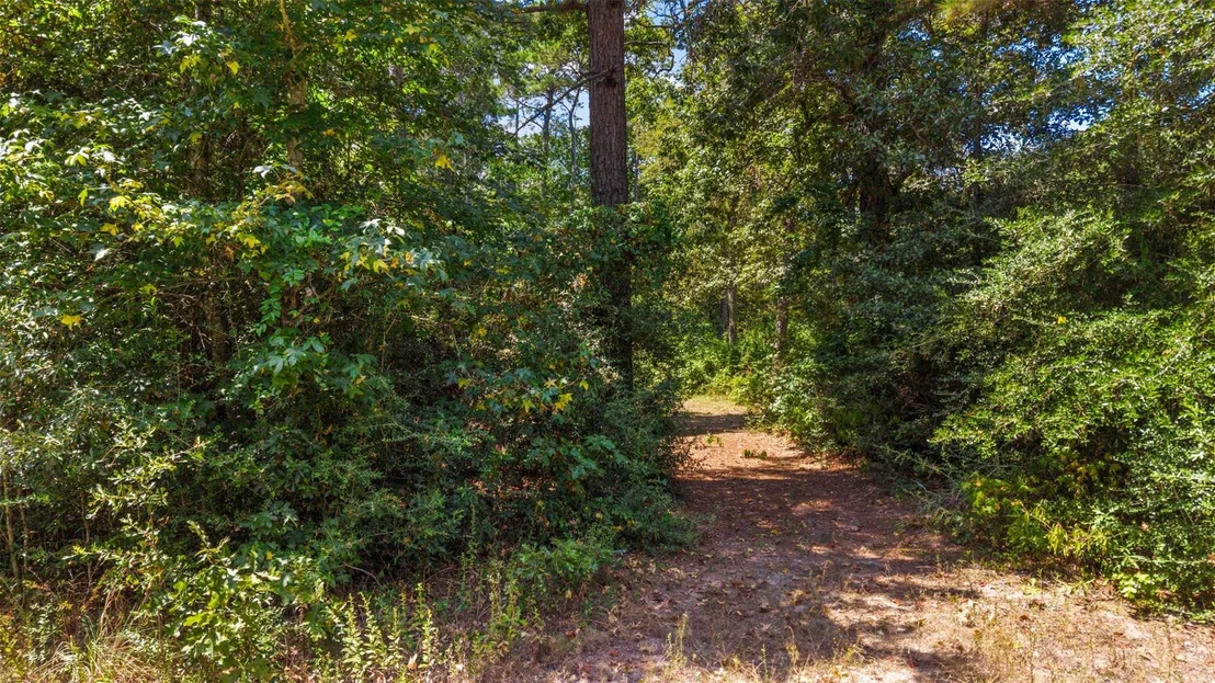 Photo of 19296 Riverwalk Drive