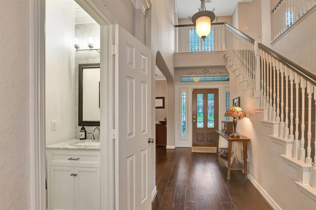 Photo of 15918 Lake Loop Drive