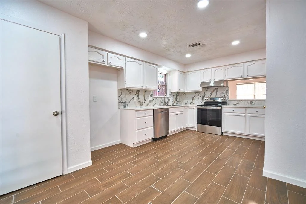 Photo of 13002 Becklin Lane