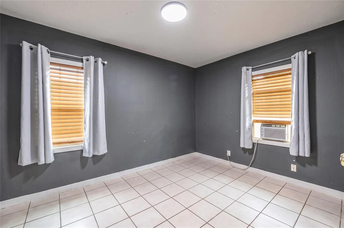 Photo of 4937 Bataan Road