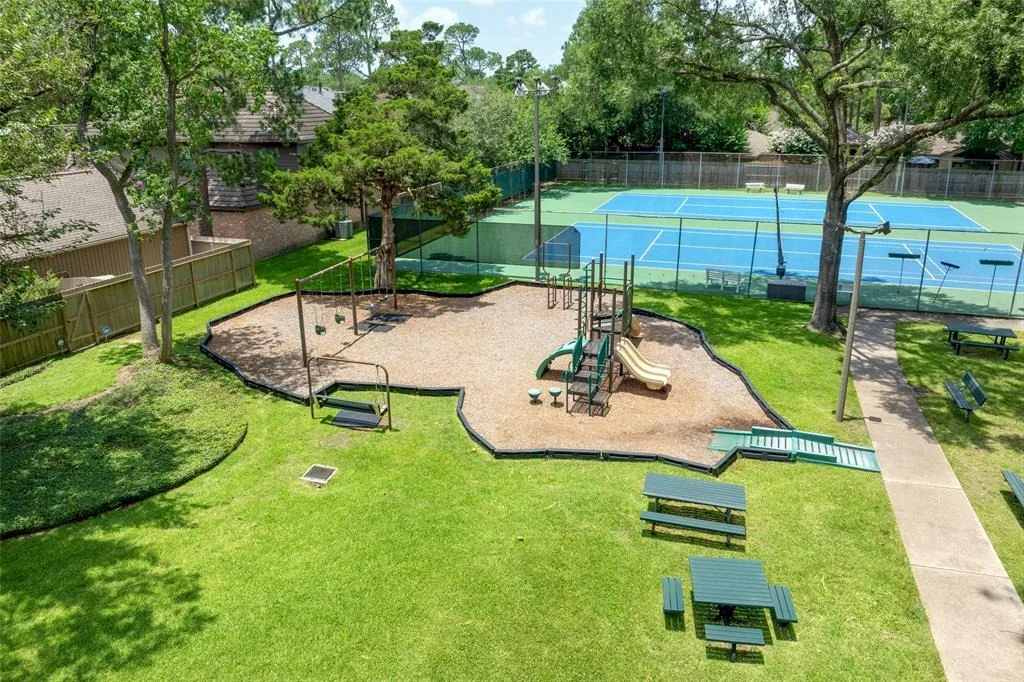 Photo of 510 Commodore Way