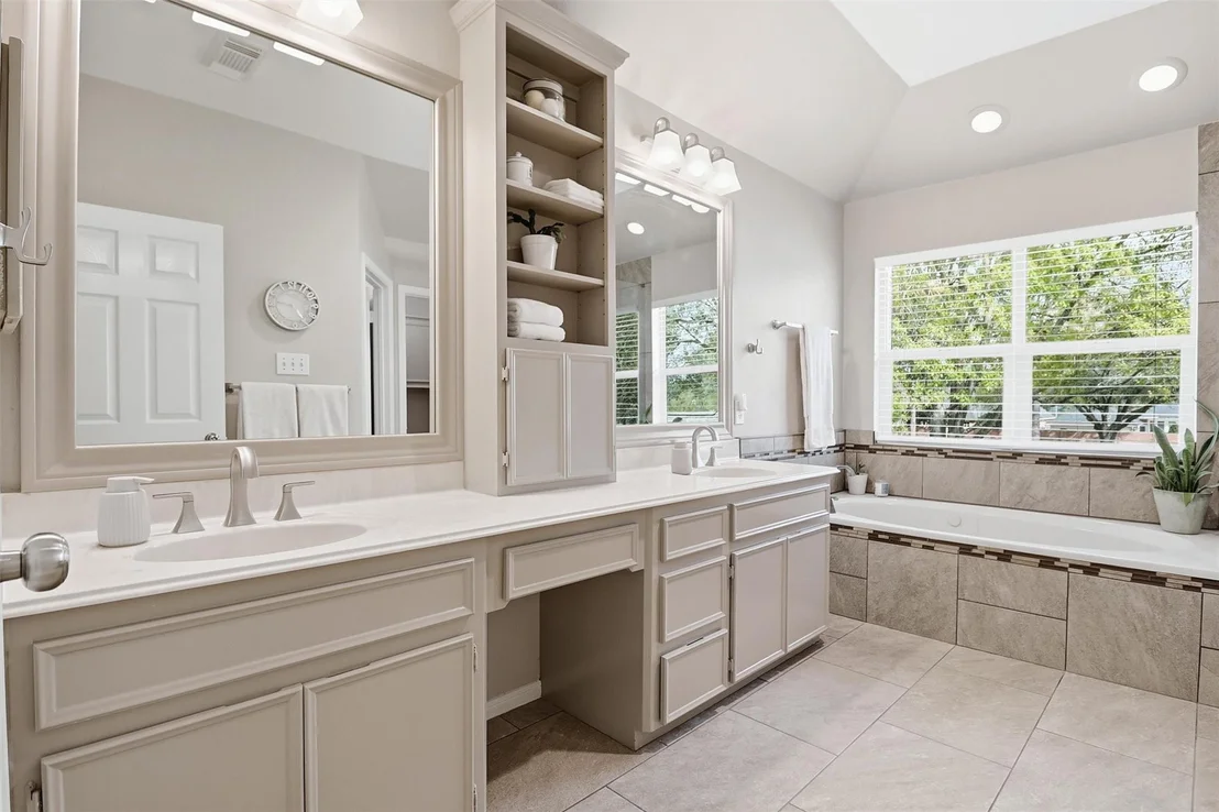 Photo of 2023 Garden Terrace Drive