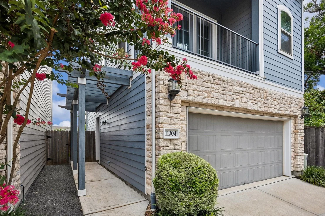 Photo of 11004 Mikula Drive