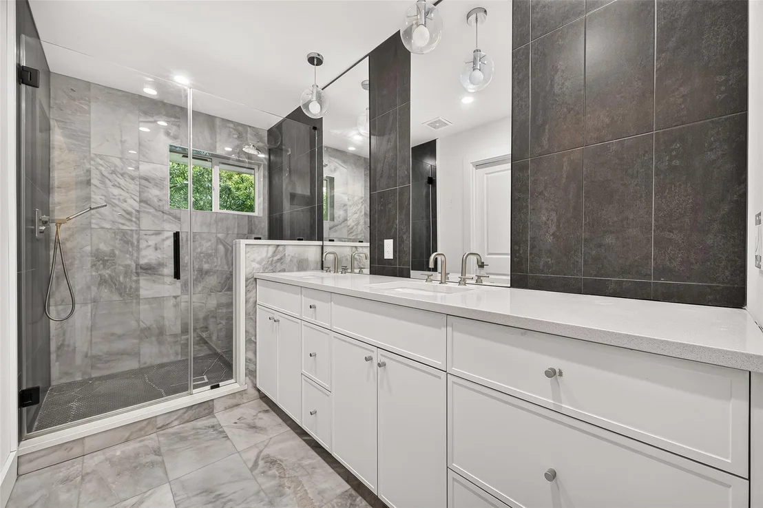 Photo of 10819 Oasis Drive