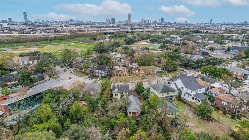Photo of 2432 & 2434 White Oak Drive