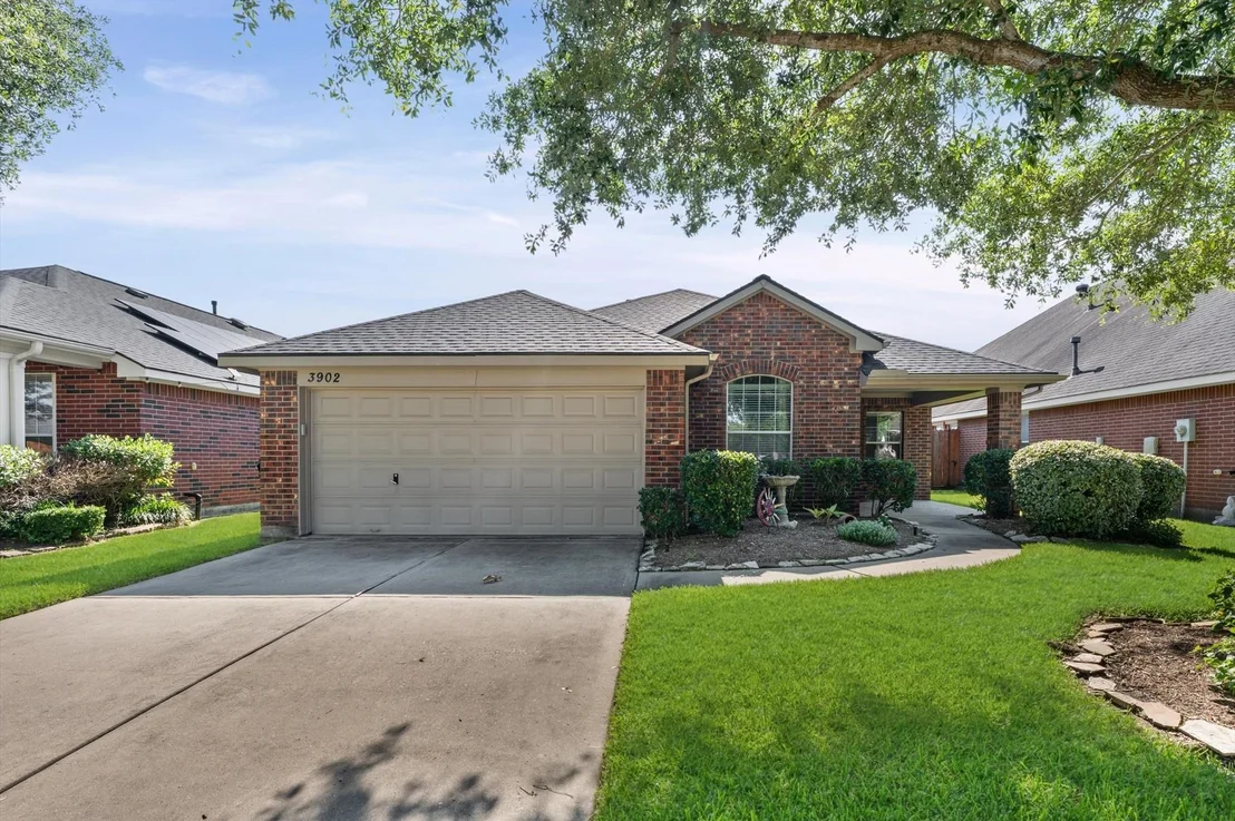 Photo of 3902 Pine Forest Green Boulevard