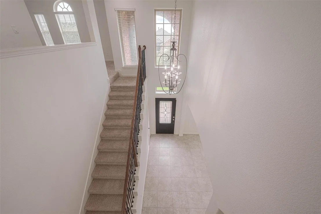 Photo of 2261 Oak Circle Drive N