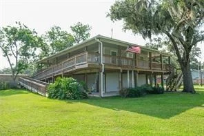 Photo of 915 Live Oak Drive