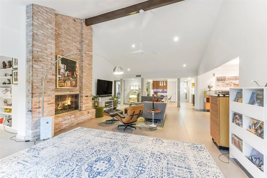 Photo of 5206 Contour Place