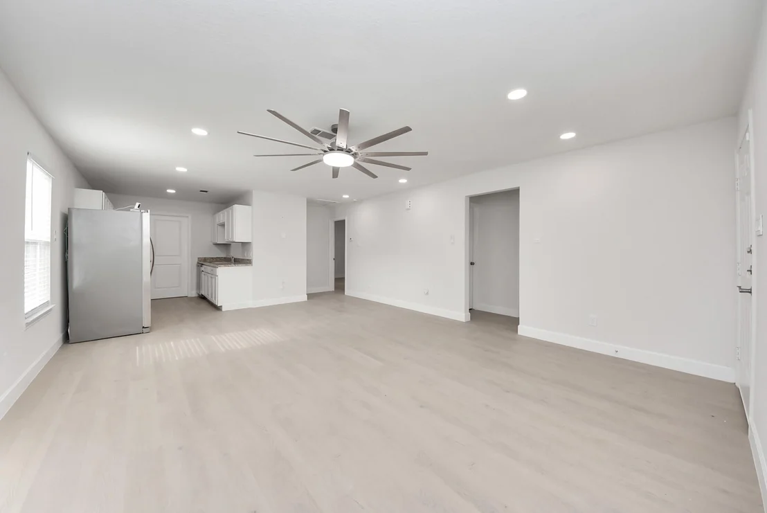 Photo of 16124 Brettwood Lane