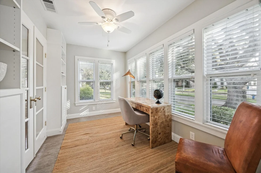 Photo of 1402 Vassar Street