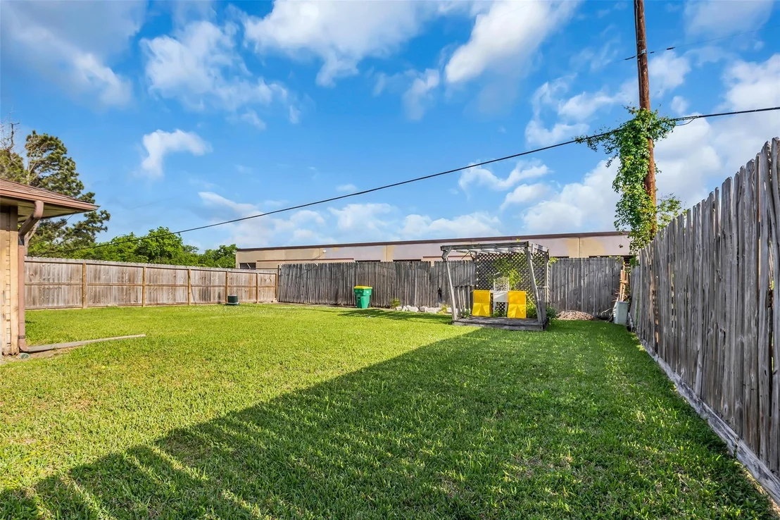 Photo of 700 Briarclift Lane