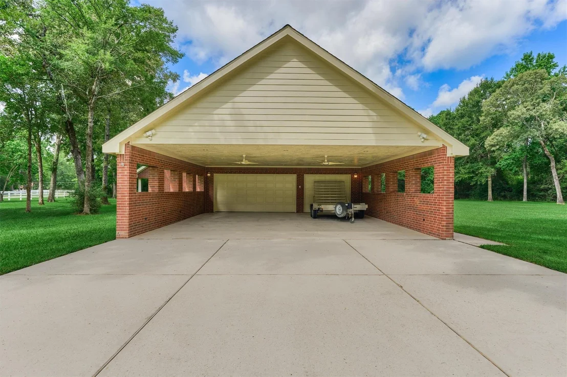 Photo of 11062 N Hidden Oaks