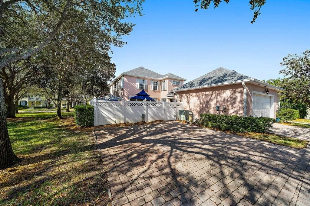 Photo of 313 Bougainvillea Drive