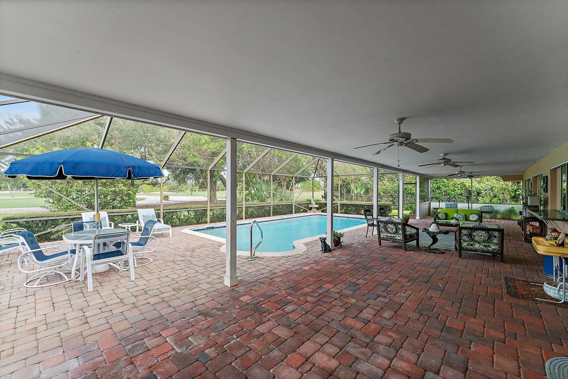 Photo of 138 SE Turtle Creek Drive