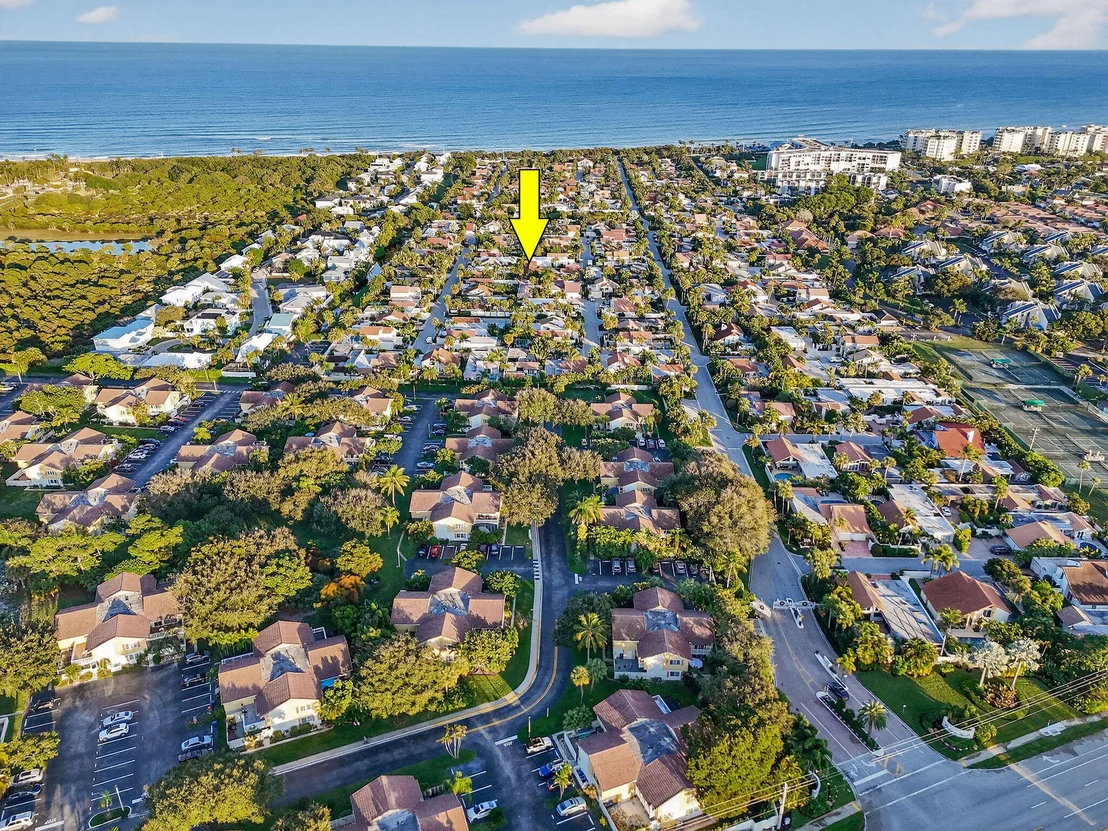Photo of 105 W Tarpon Lane