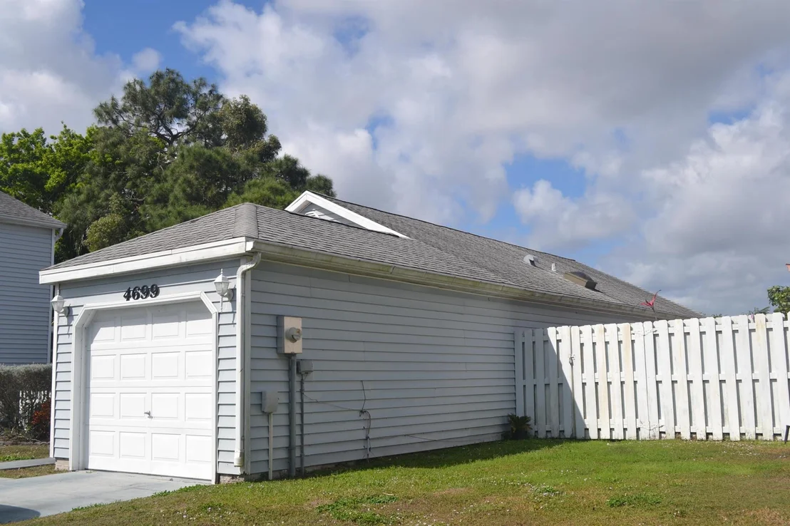 Photo of 4699 Lakeside Circle
