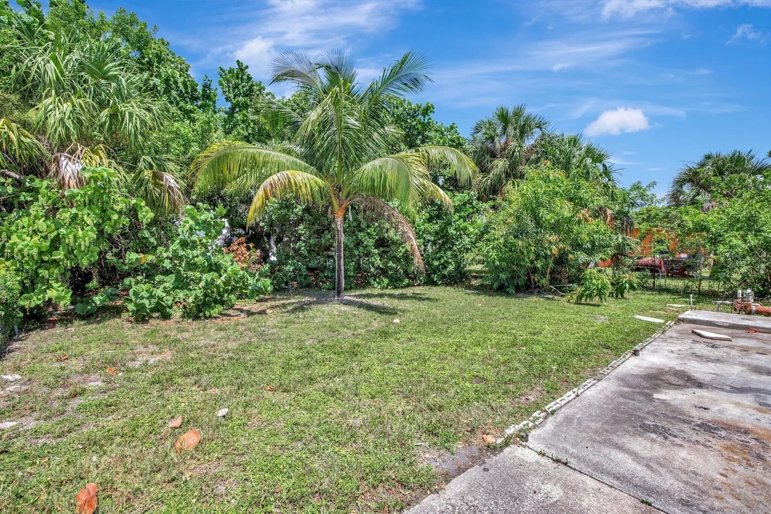 Photo of 601 NW 9th Avenue