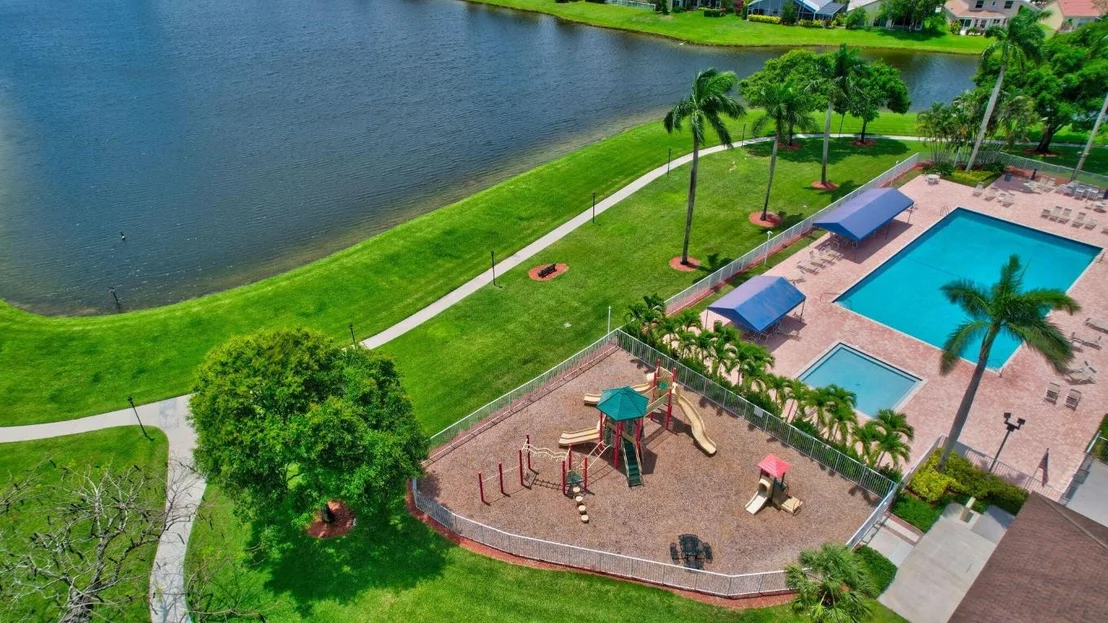 Photo of 18570 Serena Pointe Lane