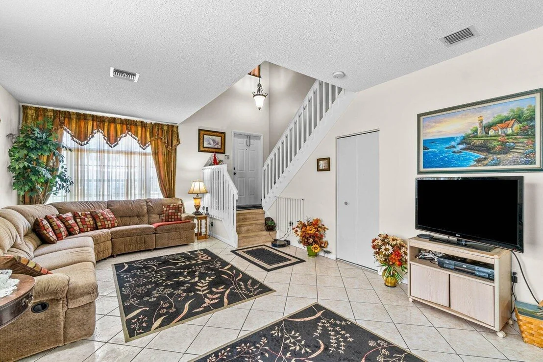 Photo of 7827 Oak Grove Circle