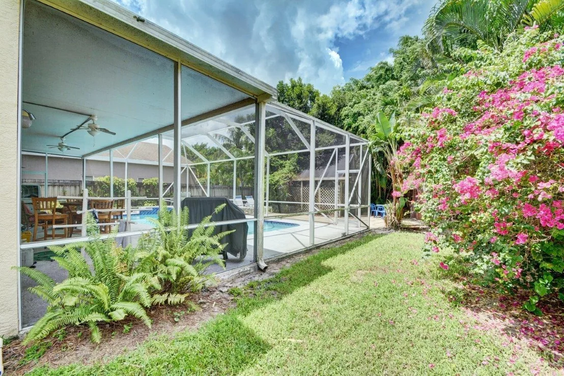 Photo of 2414 SE Springtree Place